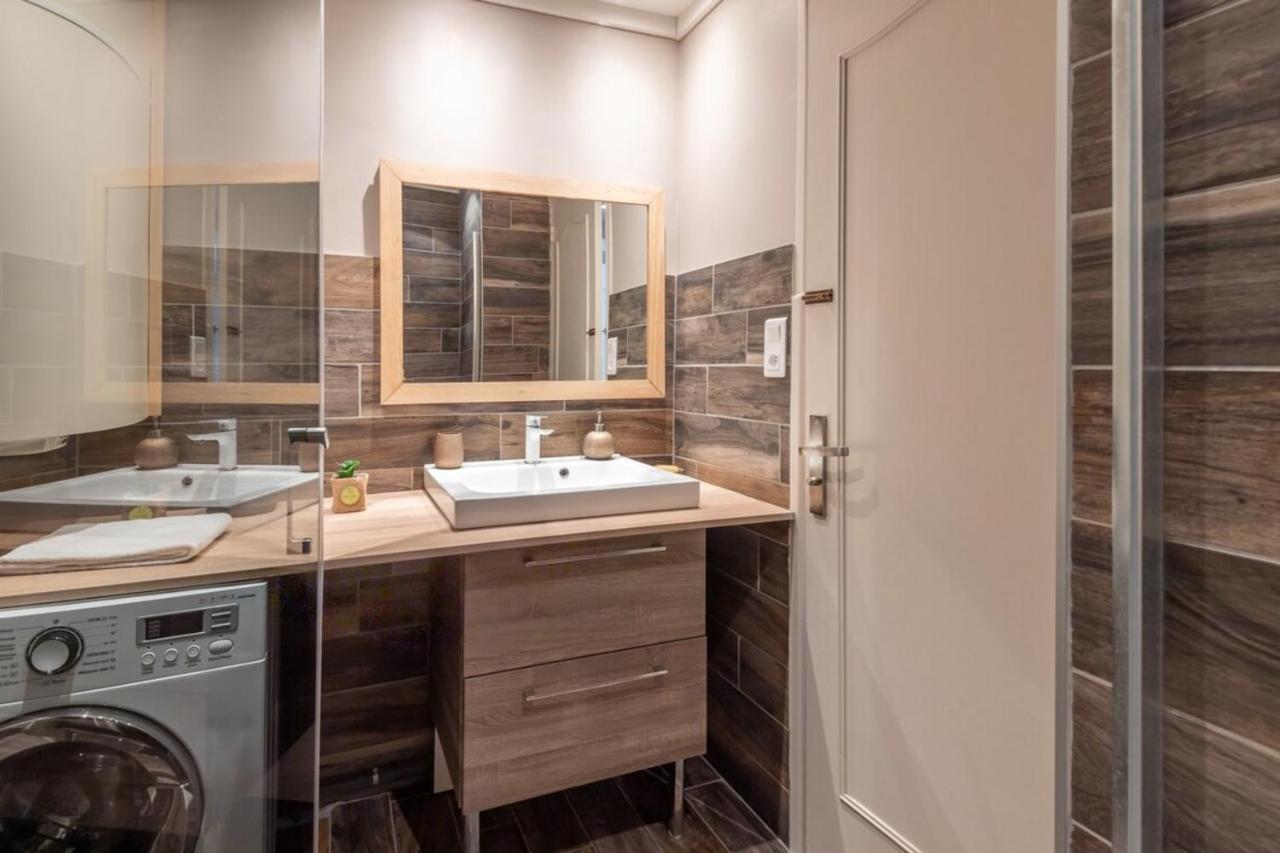 Апартаменти Petit Port Furnished Flat Аннесі Екстер'єр фото