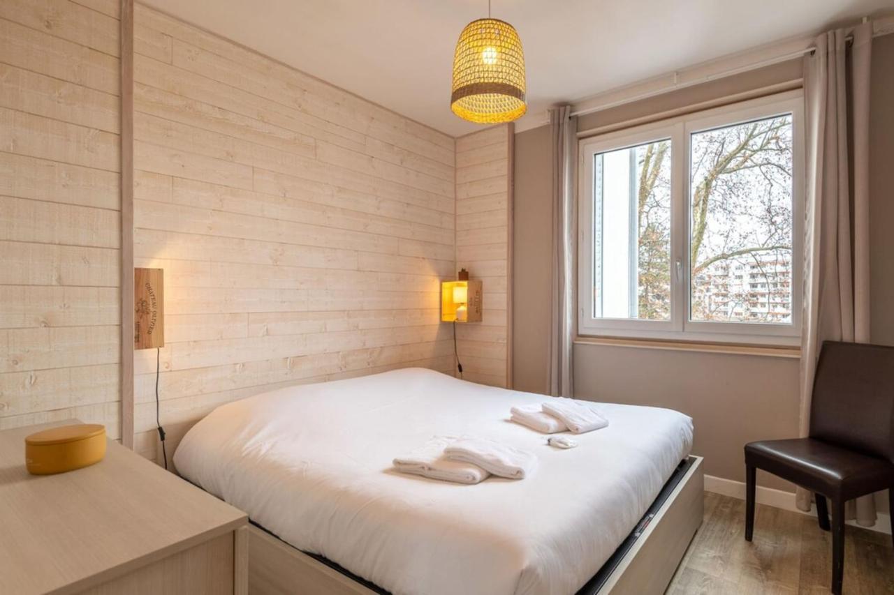 Апартаменти Petit Port Furnished Flat Аннесі Екстер'єр фото